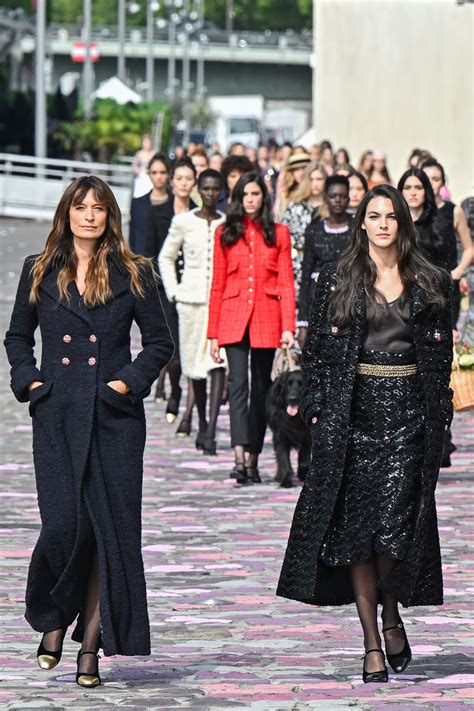 défilé CHANEL haute couture automne hiver 2023 2024 